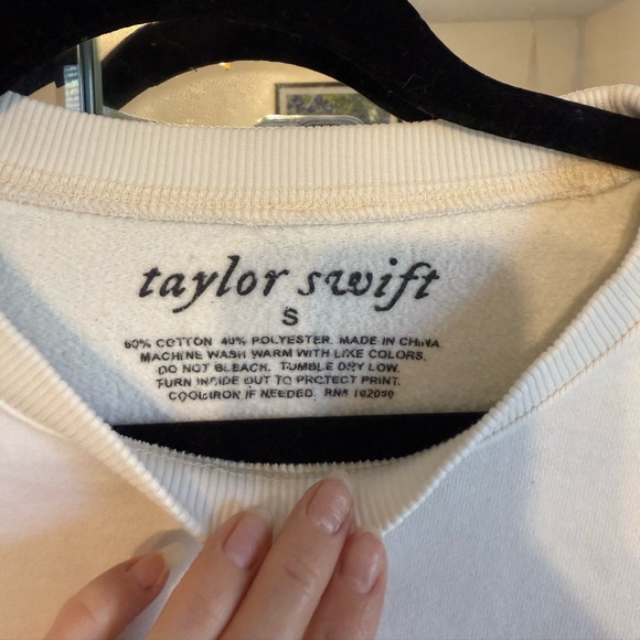 RARE Taylor Swift Cowboy Like Me pullover sweatshirt - Picture 3 of 5